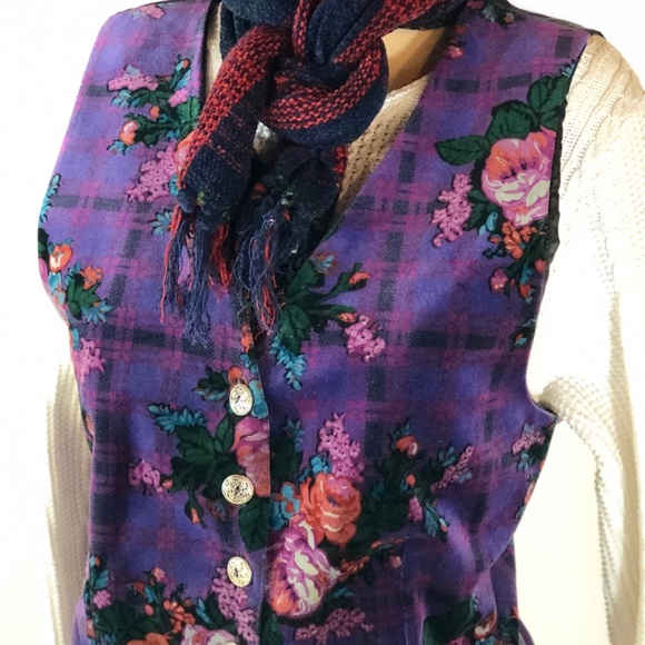 Velveteen Floral Vest - Picture 2 of 8